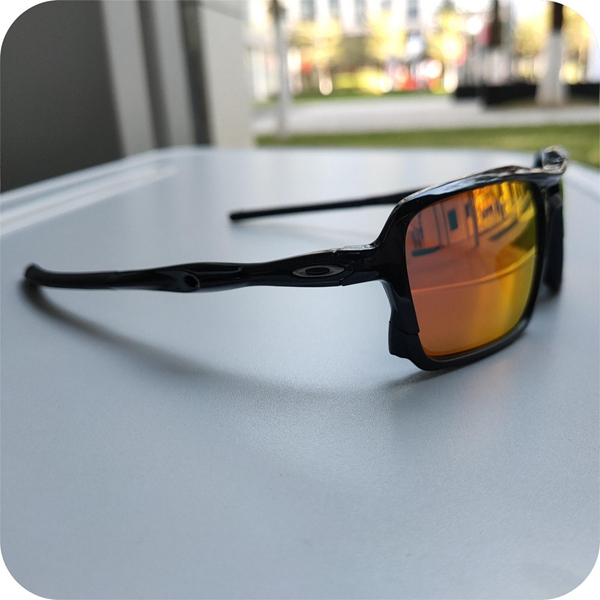 オークリー正面デザイン